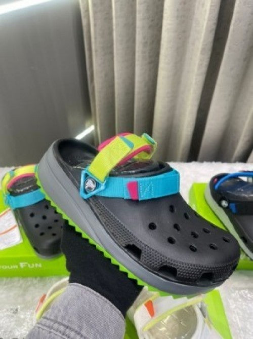CROCS HIKER CLOGS