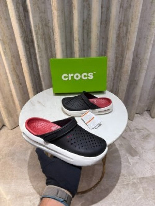 CROCS INMOTION CLOGS BLACK RED
